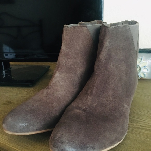 Taupe/grey ankle boots - Picture 2 of 3